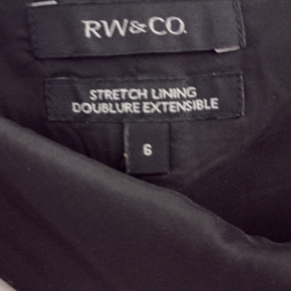 RW & Co beautiful Size 6 midi skirt with stretch lining. - Picture 3 of 4